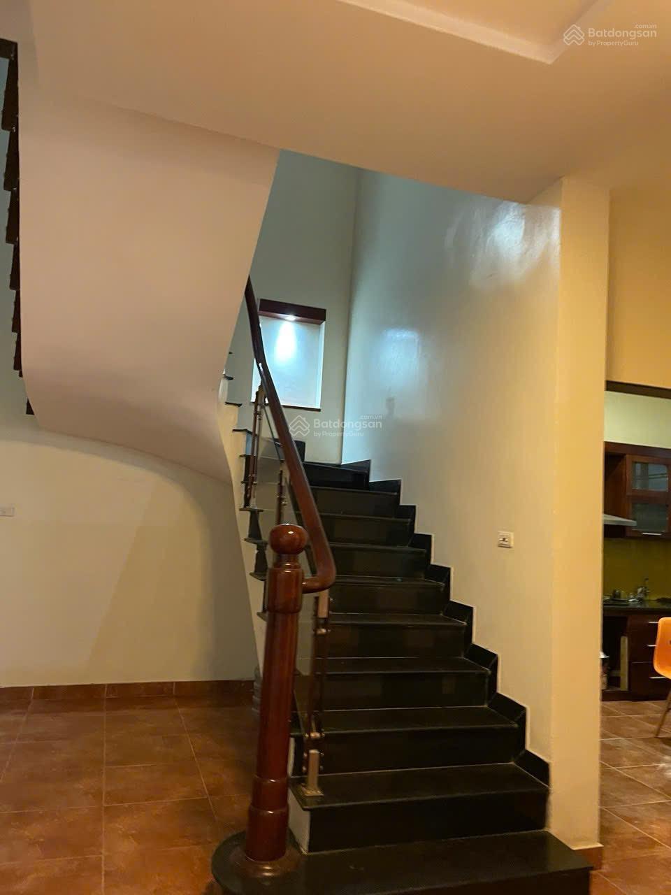 Cc Mời thuê Bt Vip Trần Đại Nghĩa- Hai Bà Trưng 220m2x3,5T oto 39,9 tr/1th.