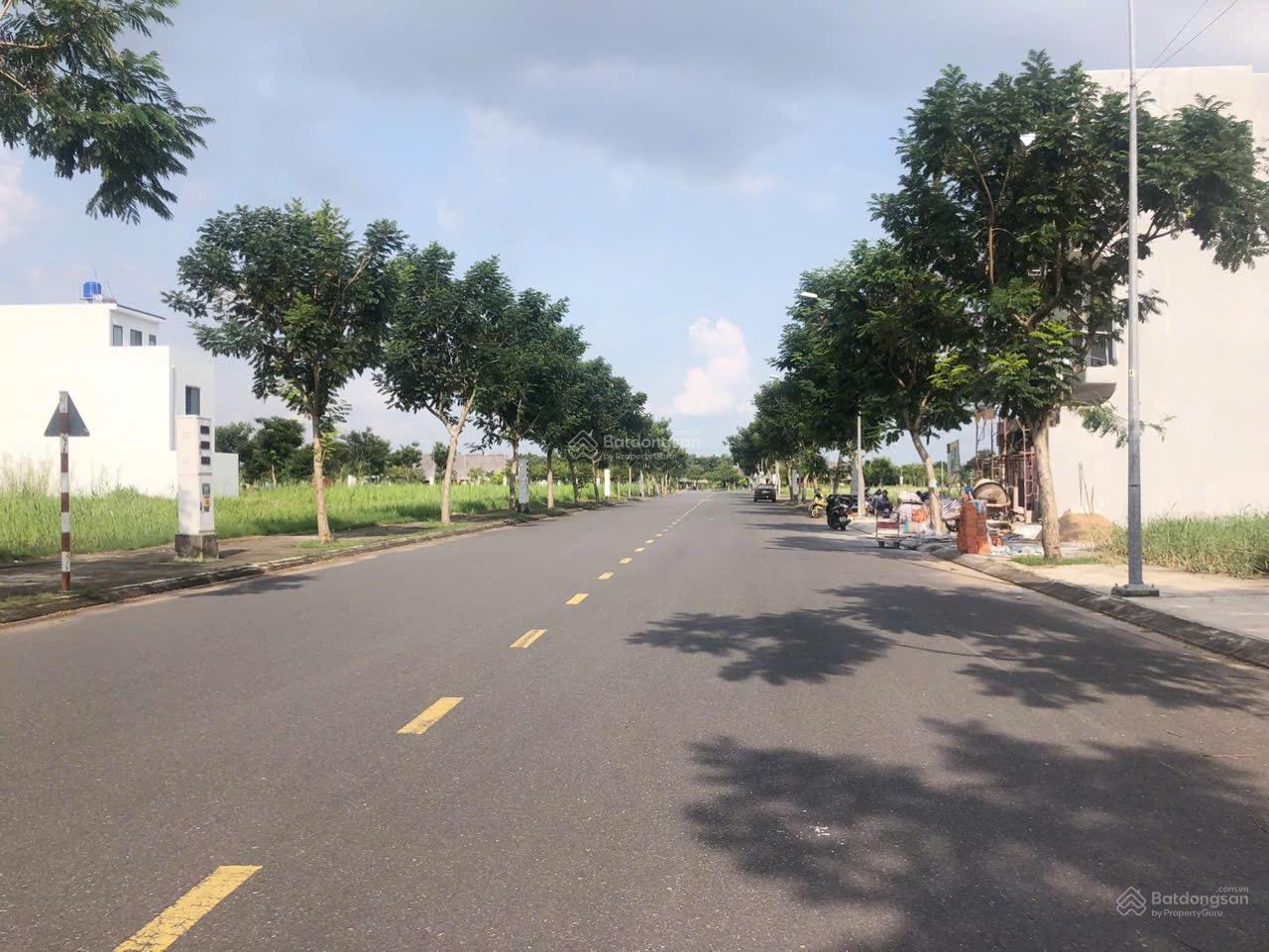 CẦN BÁN LÔ GÓC ĐỐI DIỆN CÔNG VIÊN KĐT SAIGON RIVERPARK 122m2 giá 2ty950 LH: 0931 112 *** Ngân