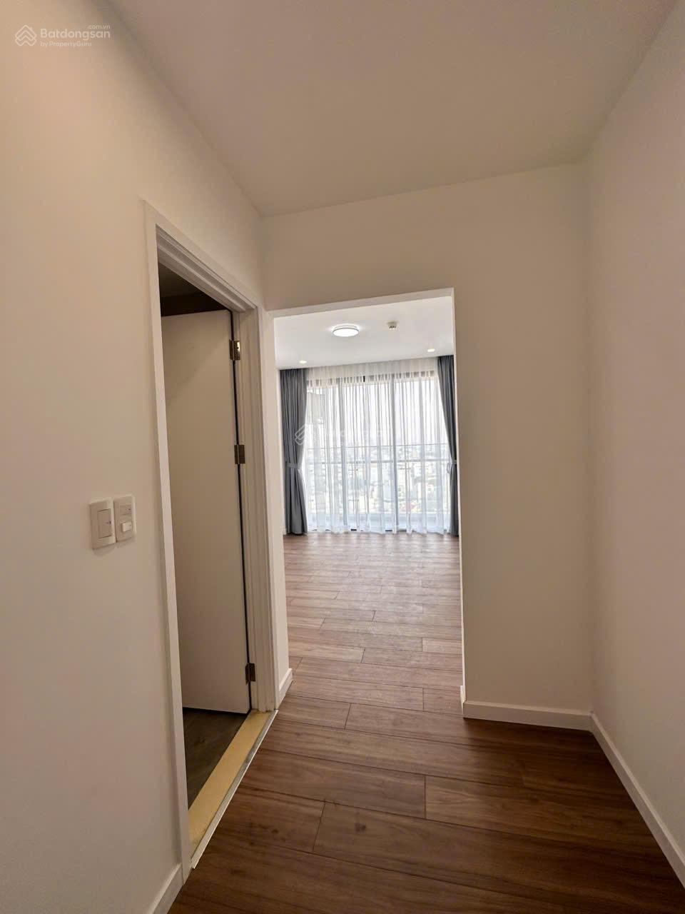 Cho thuê căn hộ Dlusso 3PN dt 105m2 view sông tầng cao thoáng mát giá 18tr căn góc