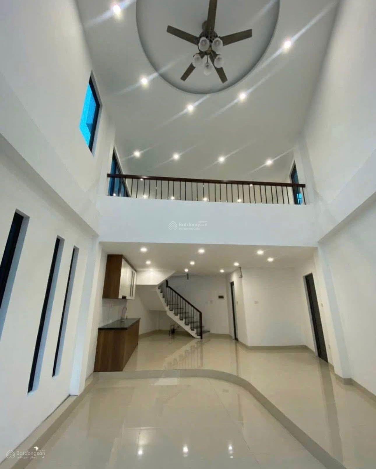 Chính chủ bán nhà mới 3,5 tầng Vân Nội, Đông Anh chỉ 4,59 tỷ có gara ô tô 3 mặt thoáng, ở ngay