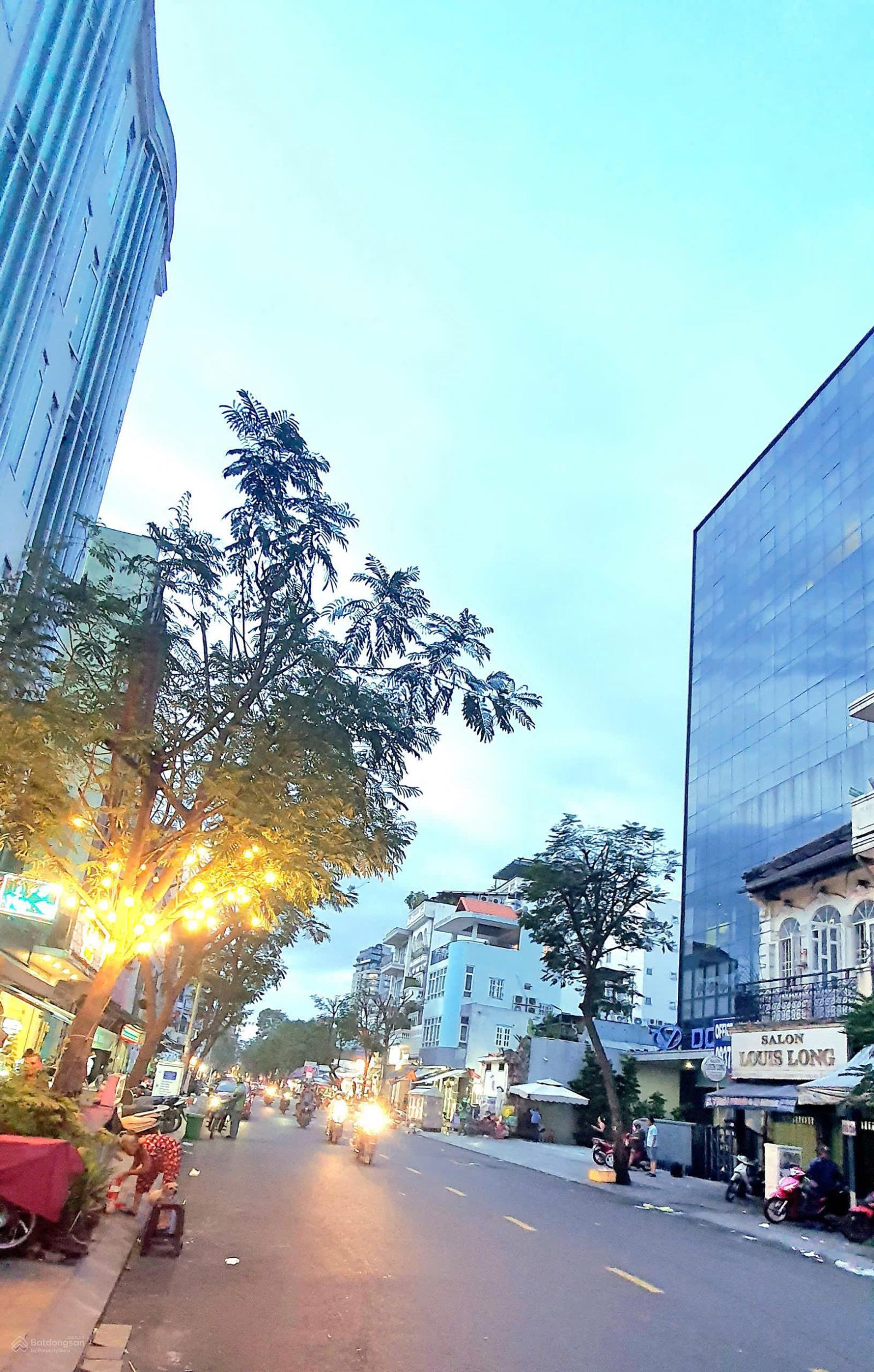 Bán nhà MT Nguyễn Công Trứ - Yersin , đoạn đẹp. Ngang 10m.