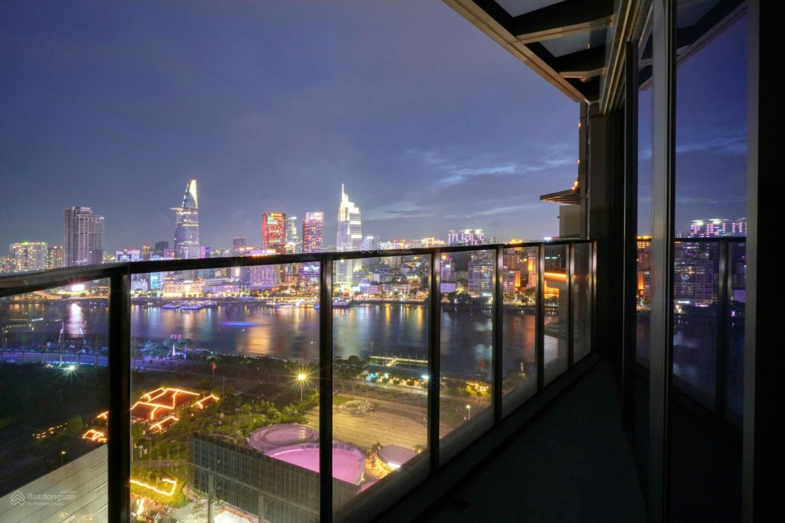 Bán cặp căn penthouse sky villa The Opera Thủ Thiêm - View pháo hoa và bao trọn sông Sài Gòn Q1