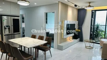 Bán căn hộ 3 phòng ngủ dự án Home City Trung Kính dt 102m2 ban công hướng mát tầng trung view đẹp