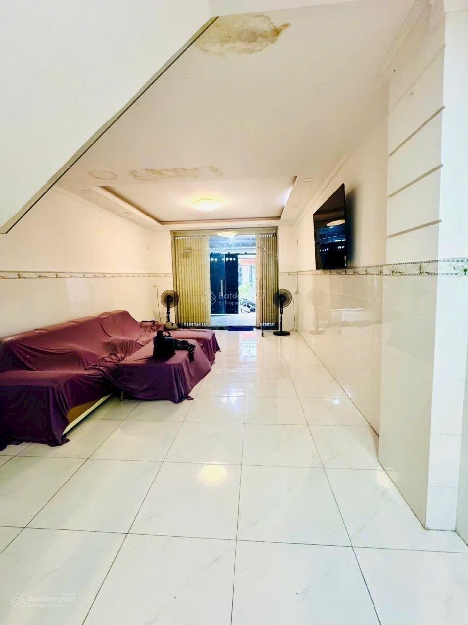 Bán nhà mặt phố Quốc Lộ 13, 9 tỷ, 88m2, 4PN, 4WC