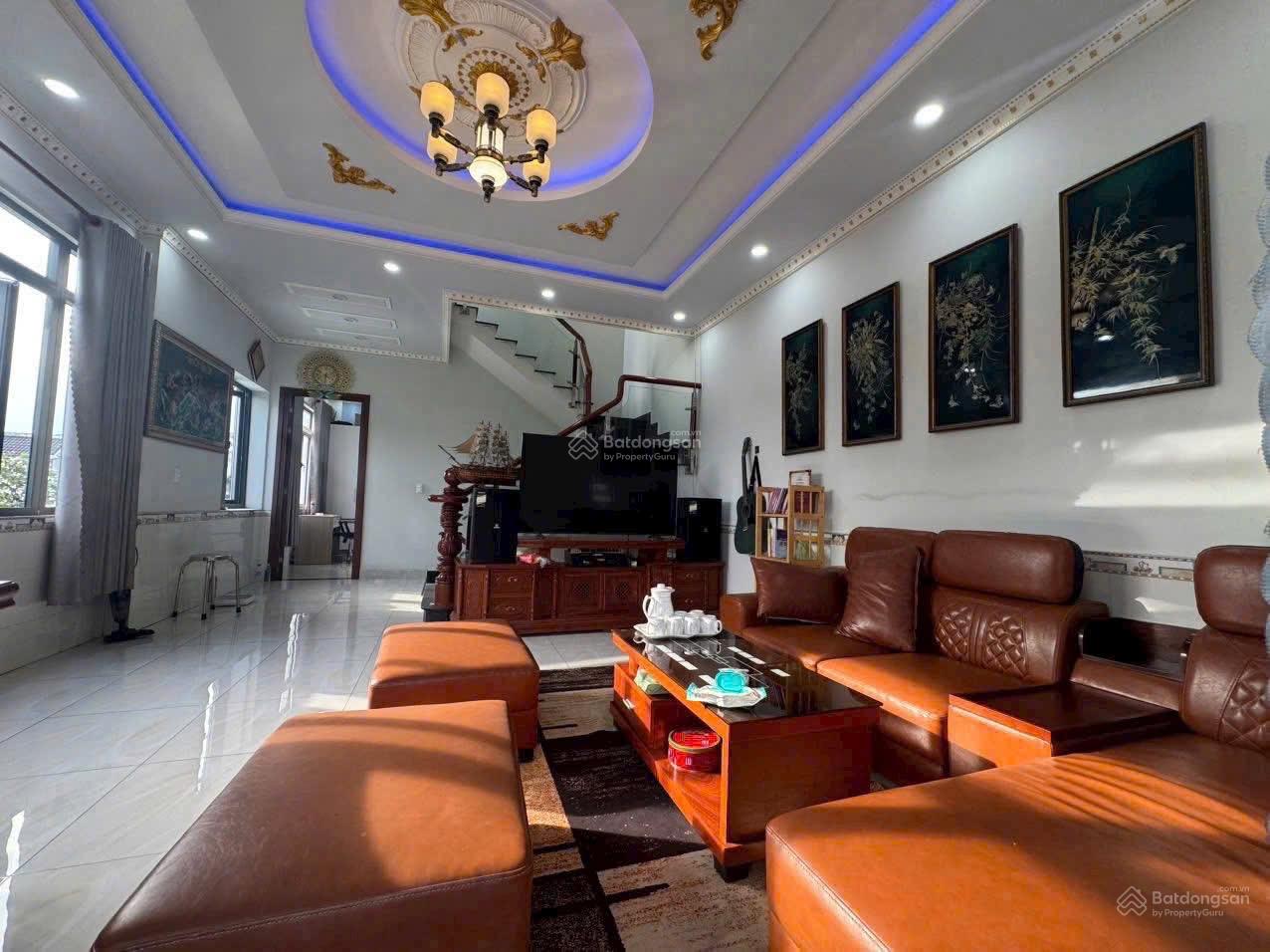 Cho thuê nhà căn góc 1 trệt 3 lầu phường Phú Mỹ 4PN - 4WC đầy đủ nội thất