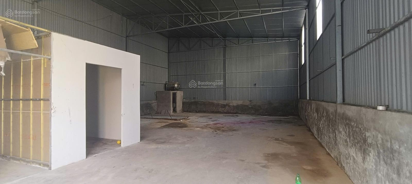 Cho thuê kho xưởng đường Miêu Nha, Tây Mỗ, ngay Cảnh Sát Biển, DT 220m2 xuất VAT, điện 3fa, xe tải