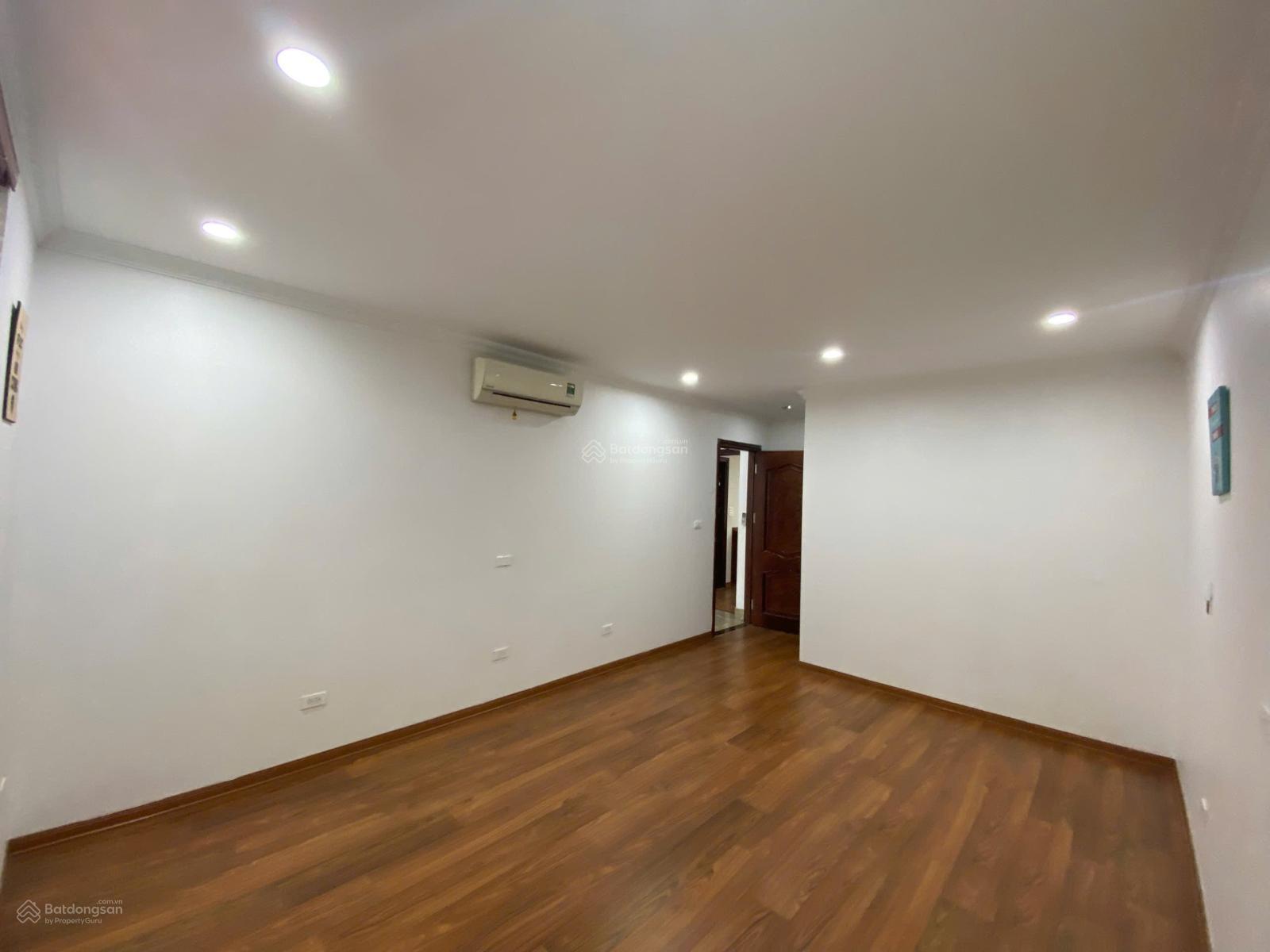 Cho thuê nhà Phạm Văn Đồng, 120m2, 7 tầng, MT 8m, thang máy, nhà đẹp, 75Tr