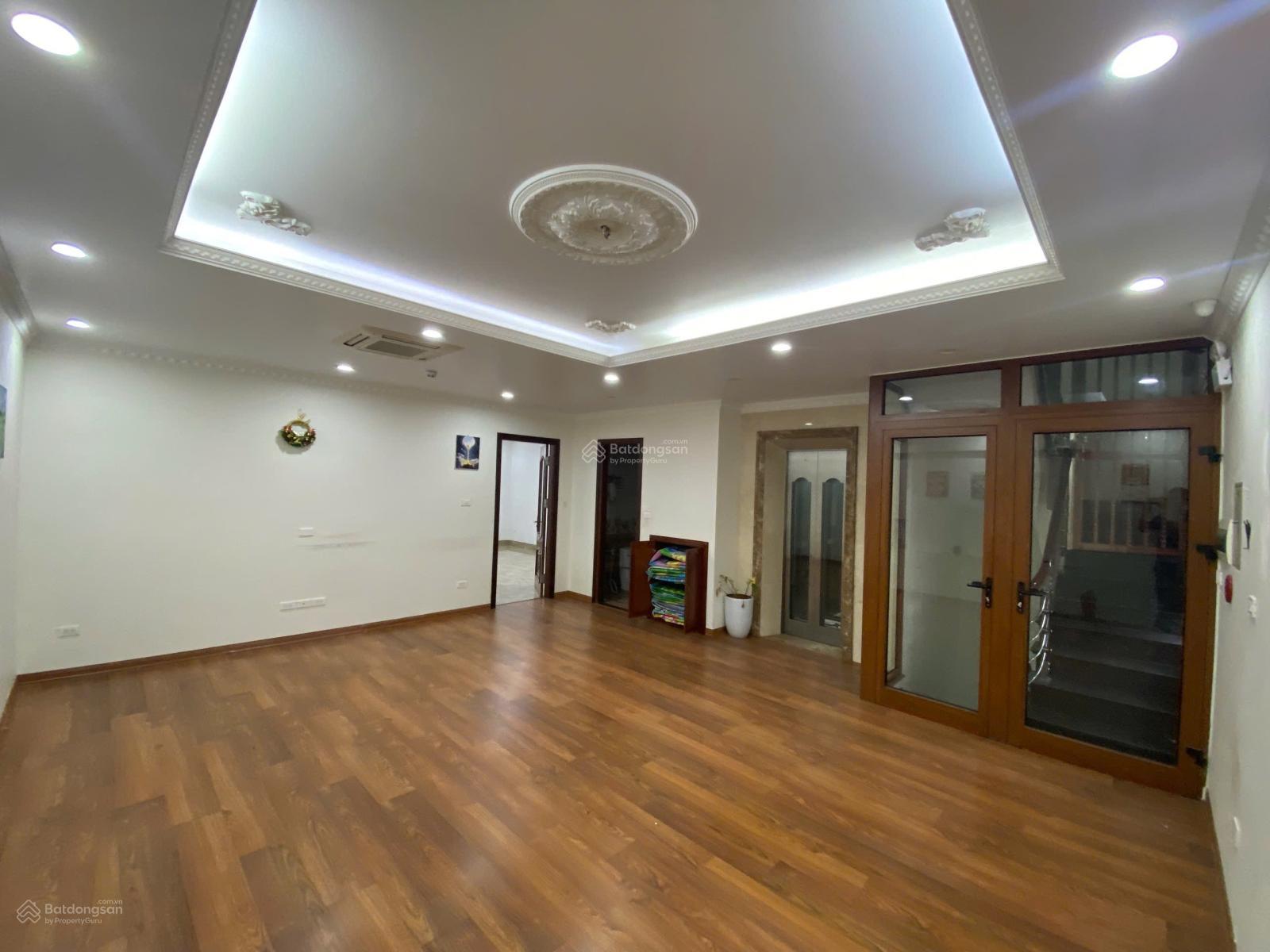 Cho thuê nhà Phạm Văn Đồng, 120m2, 7 tầng, MT 8m, thang máy, nhà đẹp, 75Tr