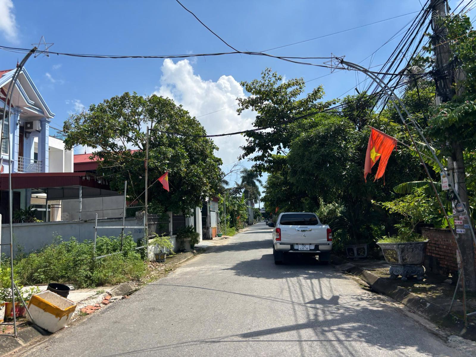 Bán đất mặt đường Cát Khê - Tràng Cát DT 112,5m2 đường nhựa 8m thông thẳng ra Vin