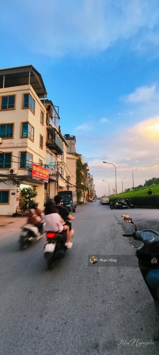 Mặt phố Long Biên oto tải tránh - 250m2 mặt tiền khủng - giá đầu tư