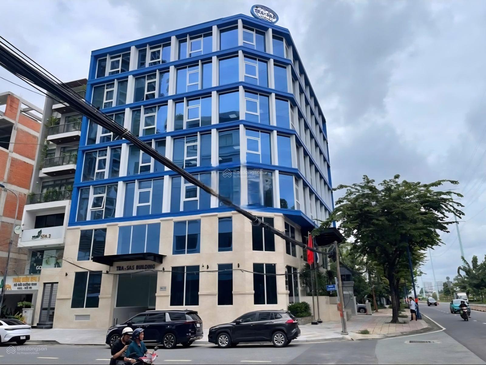 Cho thuê góc 2 mặt tiền! Bình Phú, Phường 11 Quận 6! (1900m2), nhà mới xây