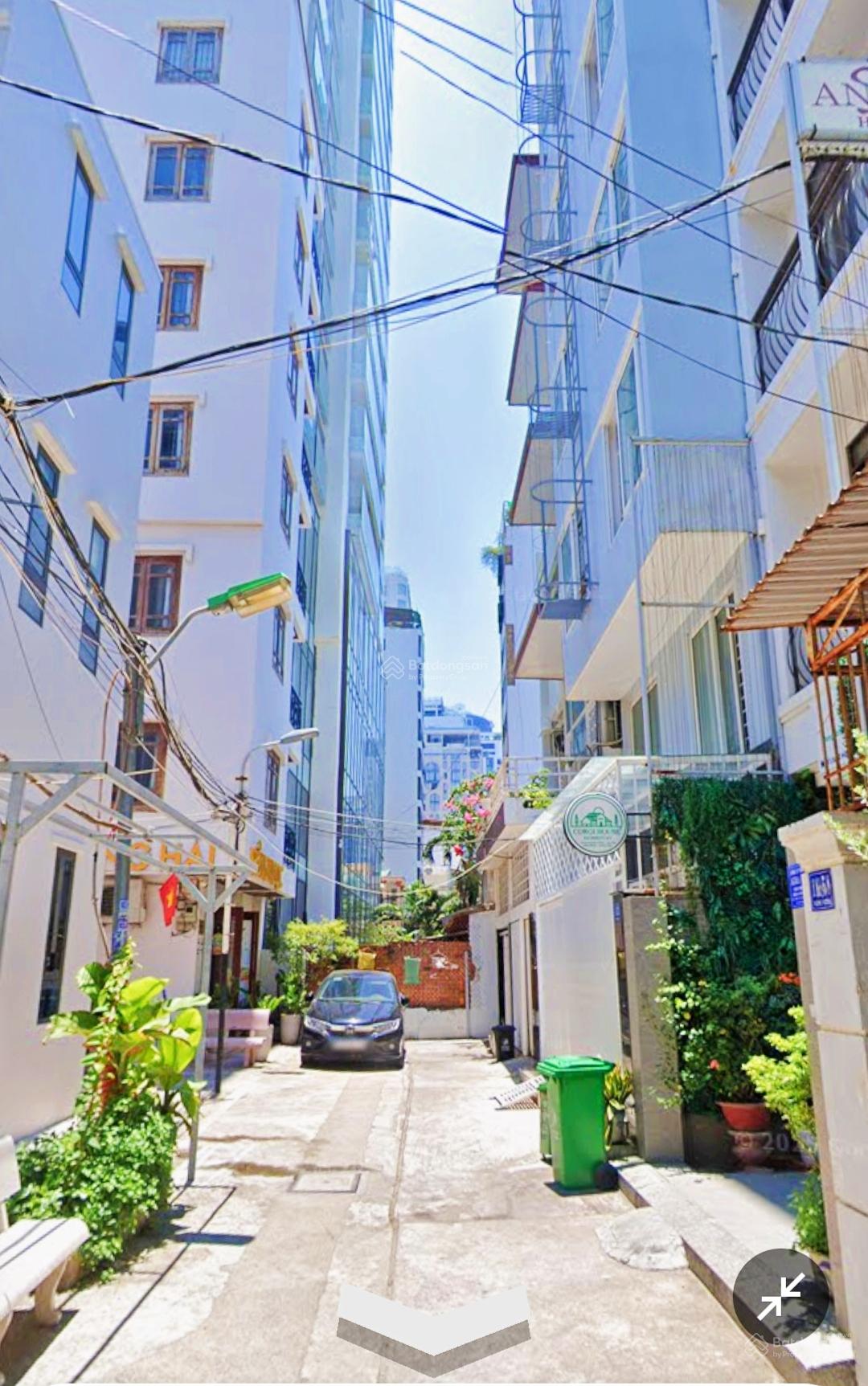 Toà nhà 7,5 tầng, hẻm Hùng Vương, ra biển Trần Phú: 180m, giá: 9,5 tỷ