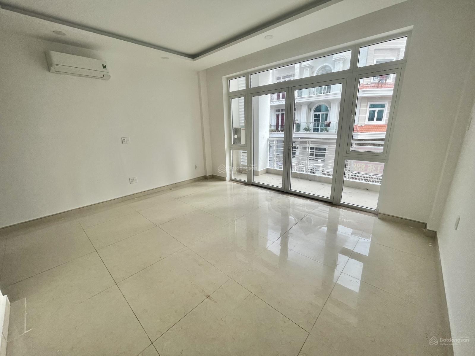 Cho thuê nhà gần Phạm Hùng, Q8: 4x18m, trệt, 3 lầu, tiện mở văn phòng, kho, KD online. 24 triệu