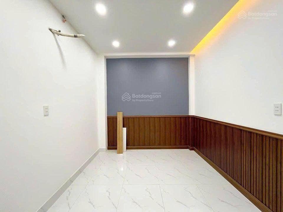 Nhà mới cực đẹp 1 lầu 2PN, DT 40m2, công chứng ngay, Bình Tân, giá 1 tỷ 760 (còn thương lượng)!