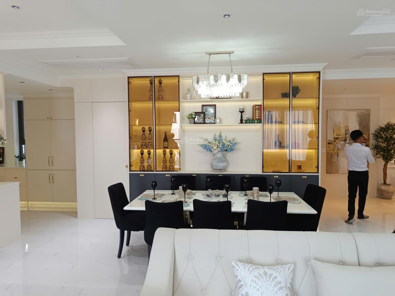 Bán căn hộ cao cấp view hồ ngay trung tâm Quận 7