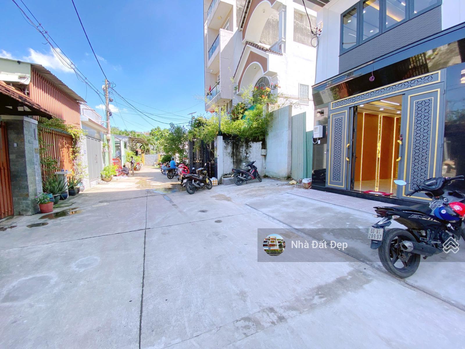 Nhà mới có thang máy 5 tấm full nội thất 4x20m. Hẻm 10m đường Lê Trọng Tấn giáp Aeon Tân Phú