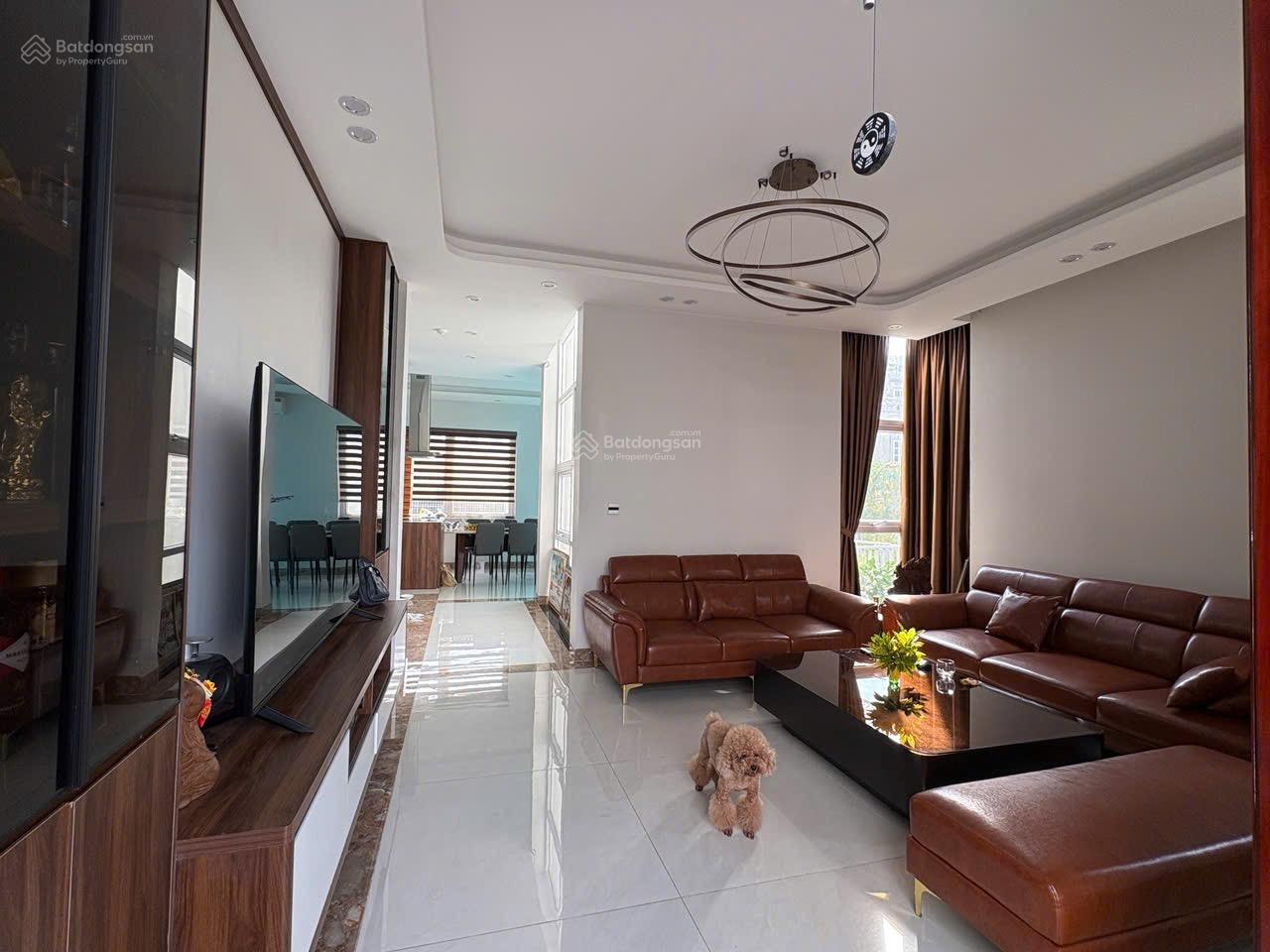 Bán biệt thự Khu đô thị NewHouse Quốc Oai,HN.DT:203.8
m2(MT 12m).Sổ đỏ CC.Giá:20 tỷ.LH:0978 555 ***