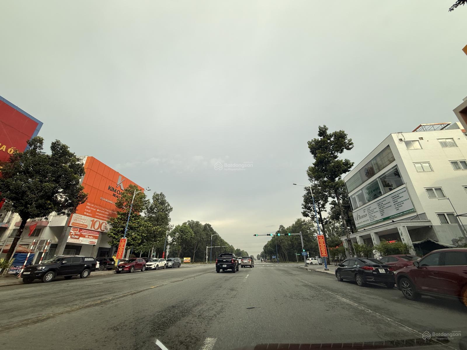 Tôi bán rẻ nhà 2 MT Đồng Khởi thành phố Mới Bình Dương