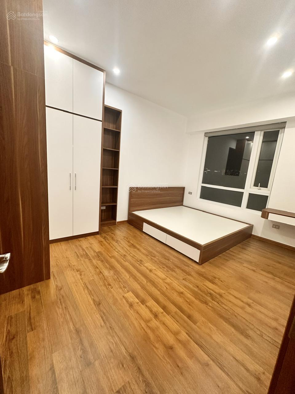 Bán gấp căn hộ chung cư cao cấp Trung Yên Plaza 3pn 2wc DT: 112m2 giá 9.3 tỷ. LH: Hoà 0917 495 ***