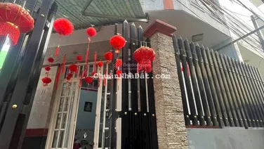 Bán nhà căn góc 4 tầng, ngang 6.2m, Bông Sao, P5, Q8 gần chợ Bùi Minh Trực