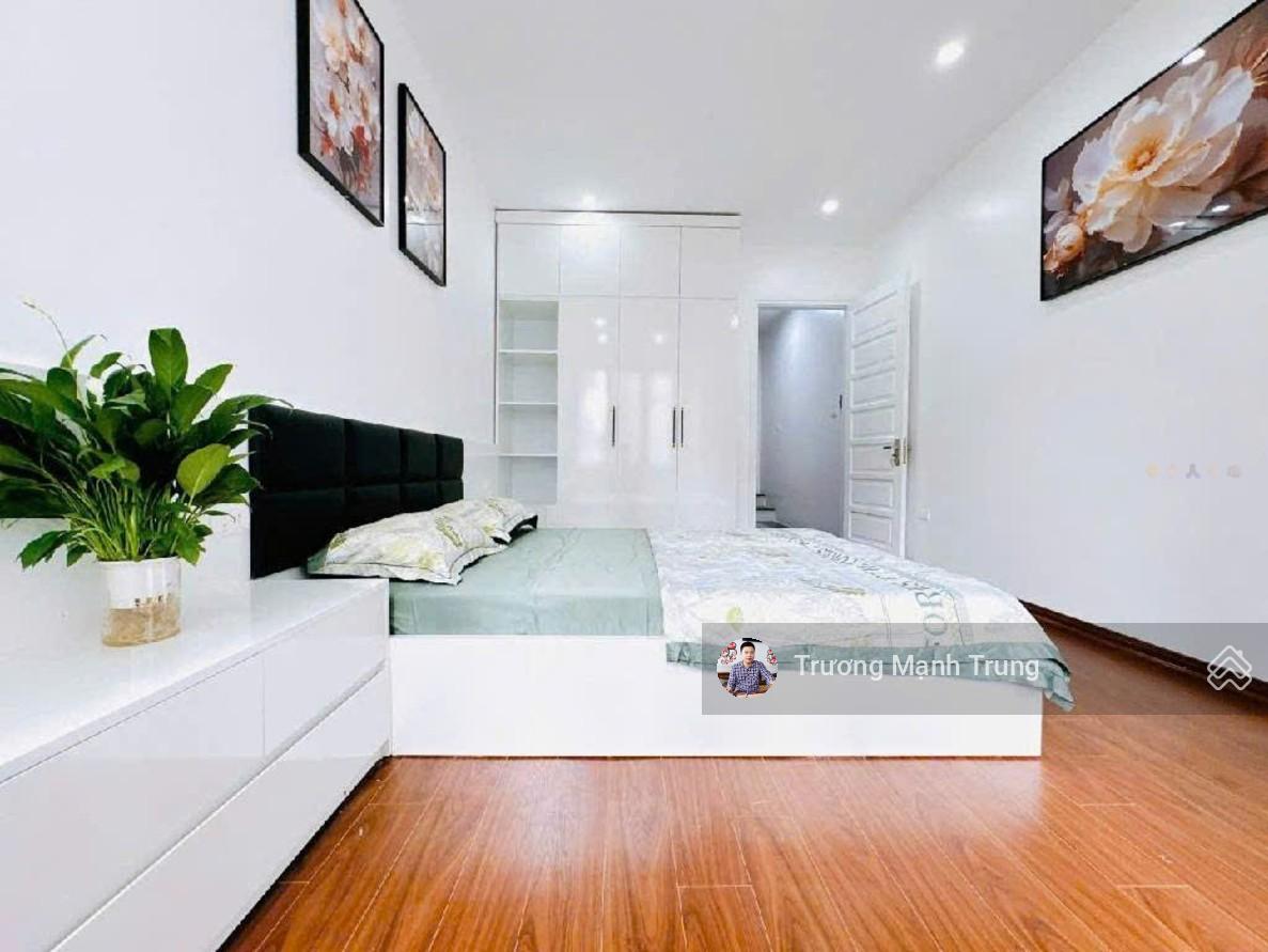 Bùng nổ! Đặng Tiến Đông - sát hồ Hoàng Cầu - Ga Thái Hà - ô tô đỗ gần - kinh doanh sầm uất