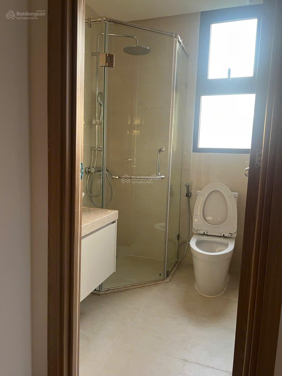 Bán CH Viva Plaza, nhà mới 100%. DT 72m2, 2PN, 2WC giá 3.55 tỷ. Hà 0917 987 ***