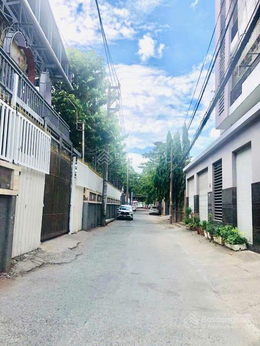 Gấp bán "12.9 giảm về 10.79 tỷ" - bán nhanh nhà 3 tầng 105m2 - 2 mặt hẻm xe hơi ngay ĐH Hutech