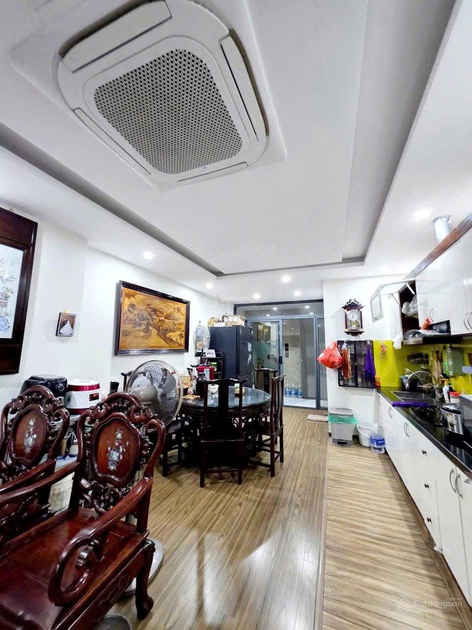 Chính chủ, tôi cần bán nhà phố Minh Khai, Quận Hai Bà Trưng, DT 50m2, 7 tầng, MT 4,5 m, 24,5 Tỷ Chính chủ, tôi cần bán nhà phố Minh Khai, Quận Hai Bà Trưng, DT 50m2, 7 tầng, MT 4,5 m, 24,5 Tỷ