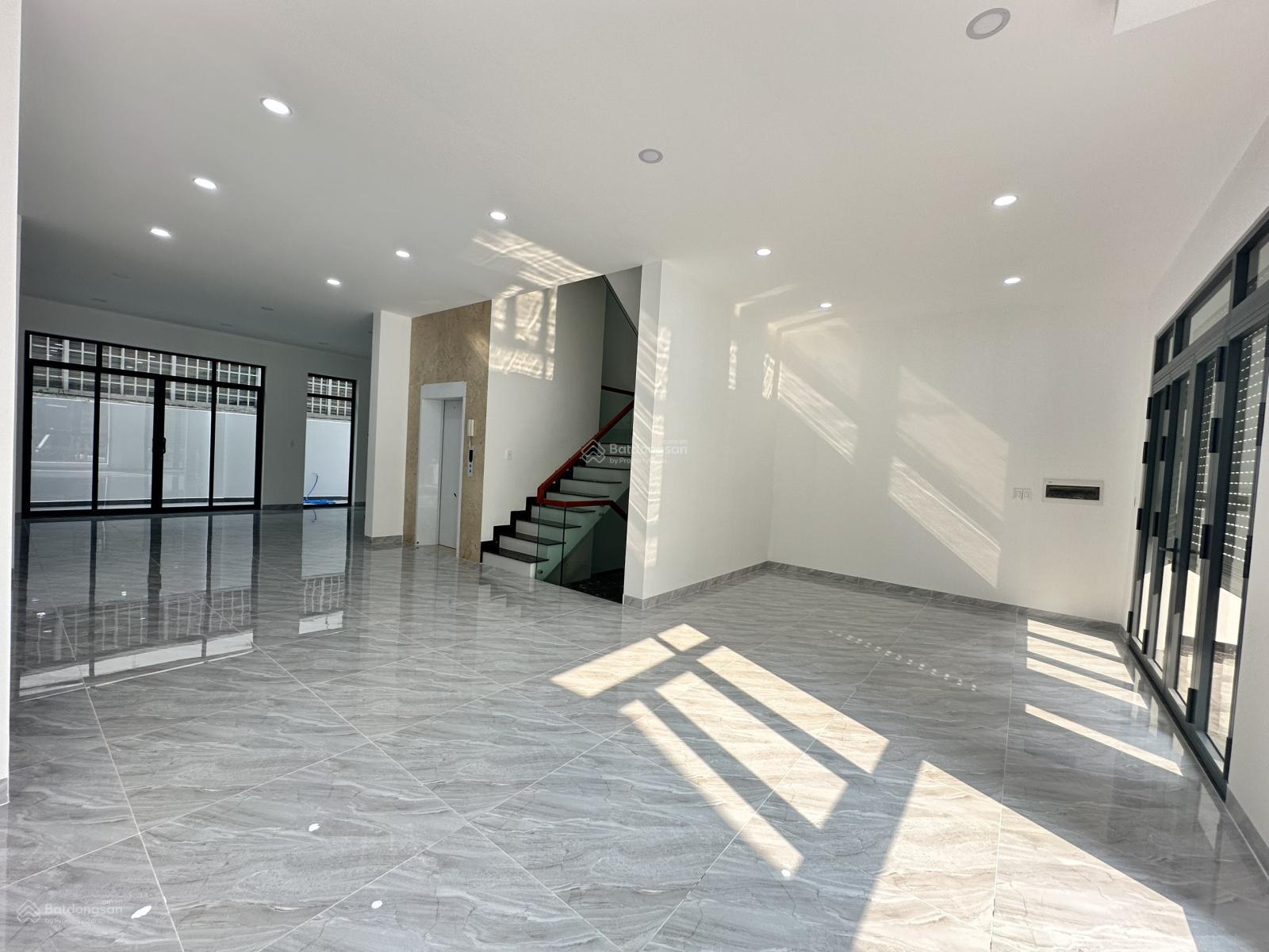 Cho thuê văn phòng nguyên căn nhà đẹp giá 50tr tại KĐT Him Lam, P. Tân Hưng