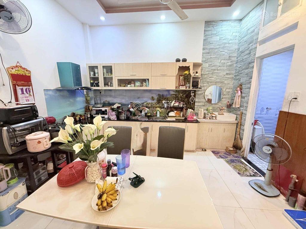 CVA/nhỉnh 7tỷxx - DT 45m2 nhà 4 tầng đúc BTCT nở hậu tài lộc cách 1 căn mặt - LH 0708 649 *** Ms Vân