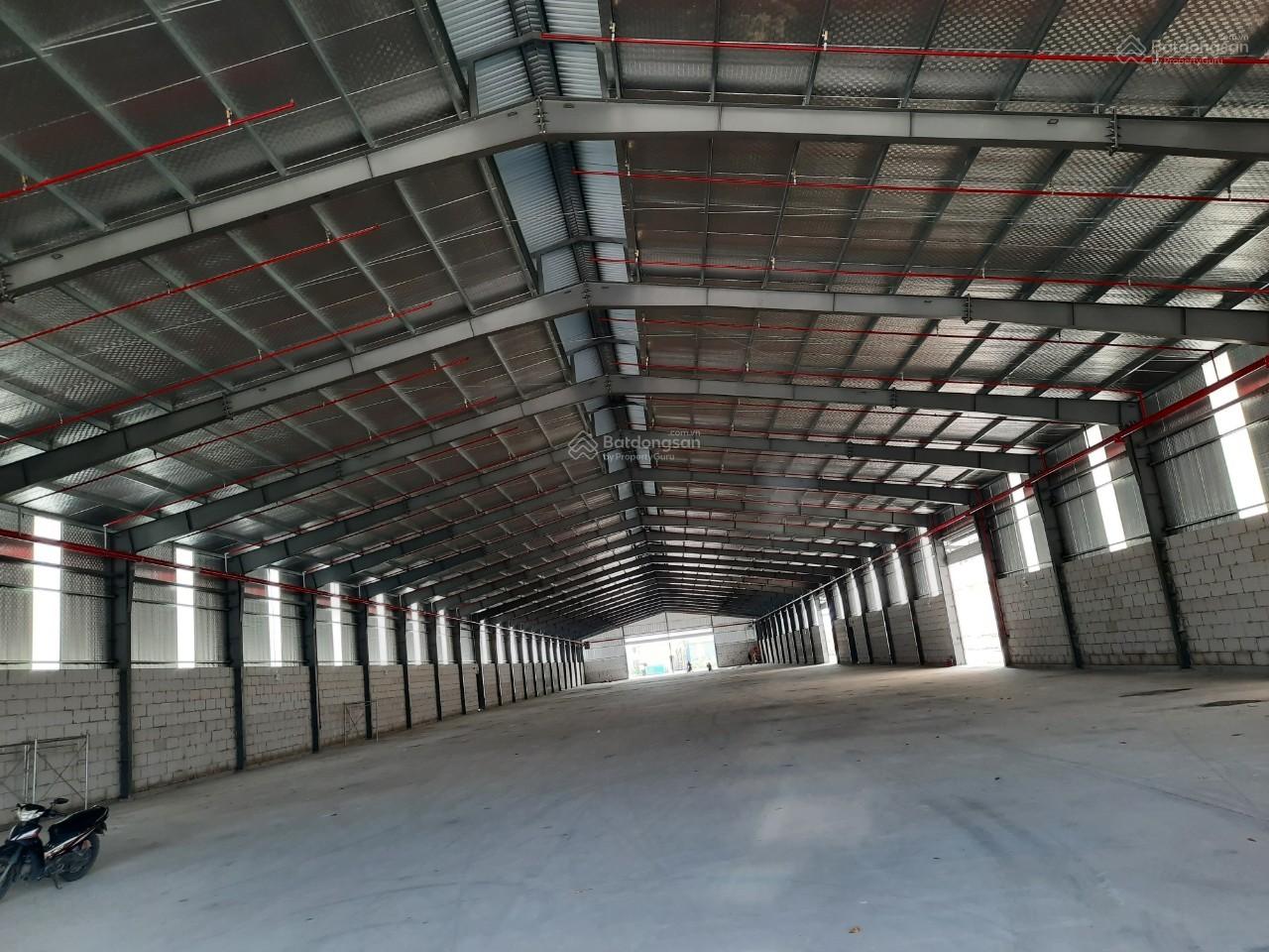 Cho thuê kho trong khu CN Tân Tạo - nhà xưởng: 1.900m2 - Giá: 120 nghin/m2 xưởng