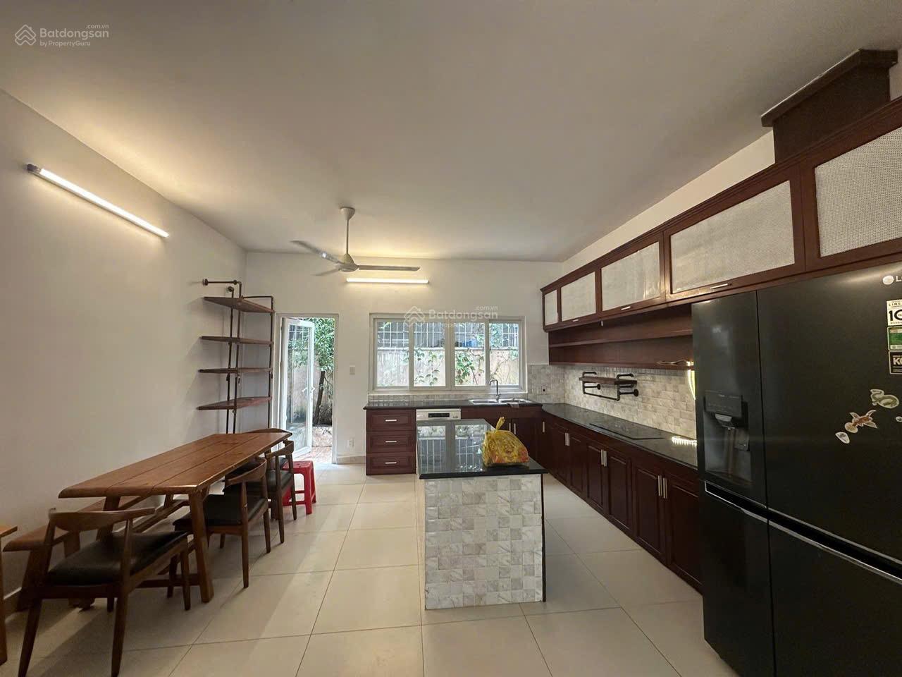 Bán căn nhà phố Mega Ruby nhà hoàn thiện nội thất đã có sổ giá 10 tỷ