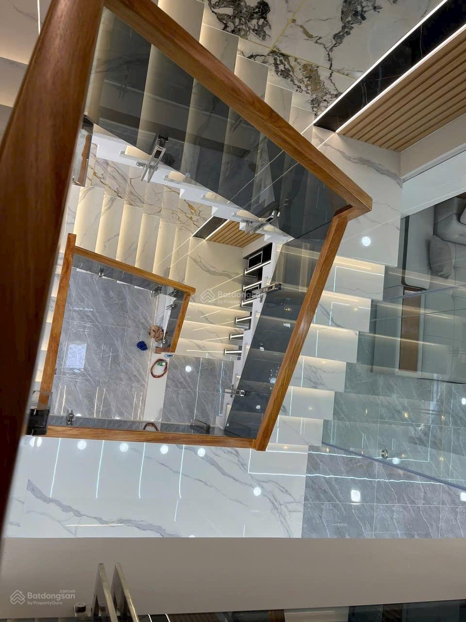 Nhà phố đẹp 4x18m, full nội thất, xây 1 trệt, 1 Lửng, 3 Lầu hẻm 8m thông Đường Trung Mỹ Tây 09, Q12