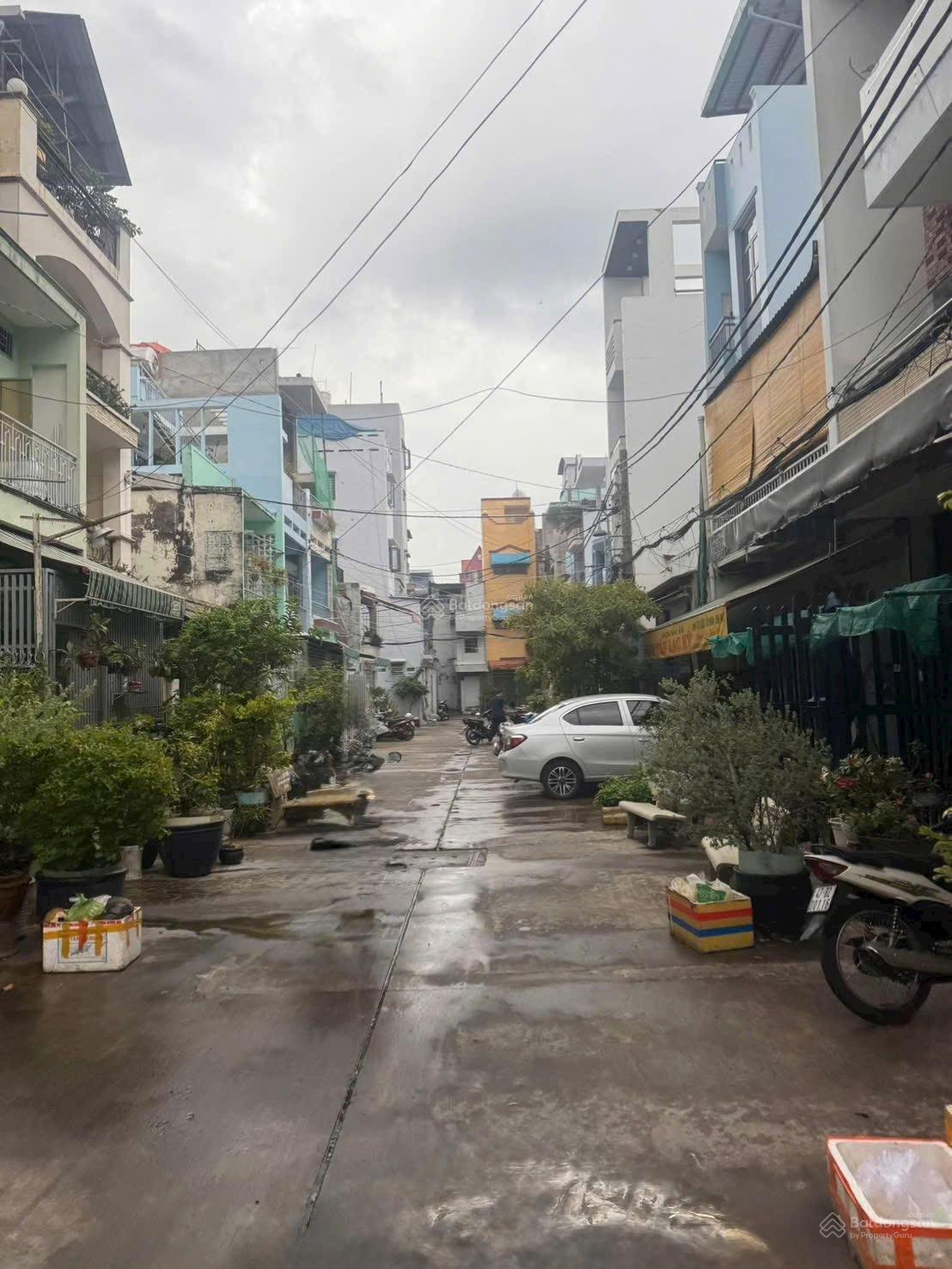 Nhà hẻm 1/ Lạc Long Quân Quận 11 49m2 2 tầng - hẻm trước nhà 10m - nhà cũ tiện xây mới - giá 6 tỷ 1