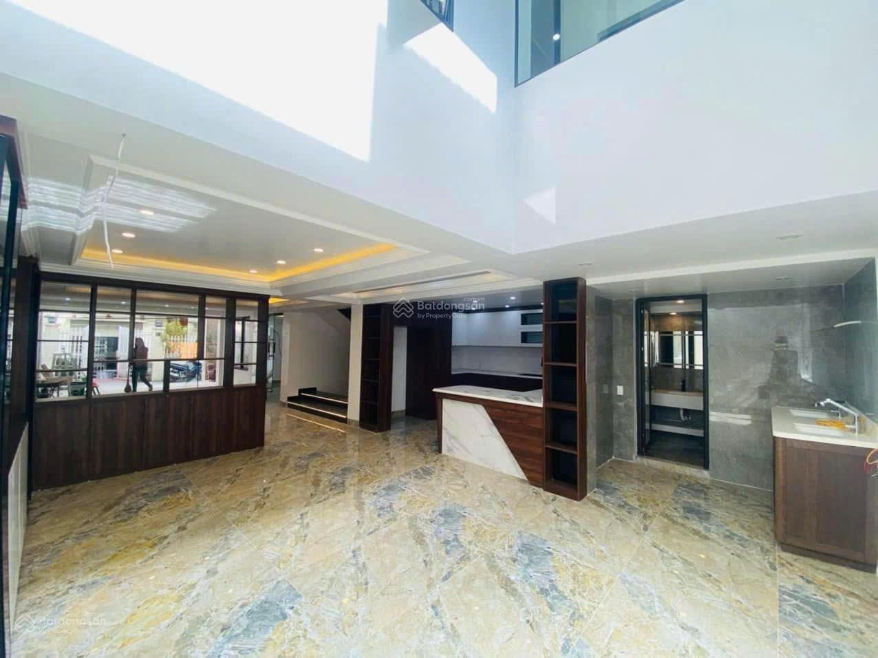 Nhà đẹp Đằng Hải - Hải An. Ô tô đỗ trong nhà, DT: 141m2, MT: 8m, 2 mặt ngõ. Giá 7 tỷ (TT)