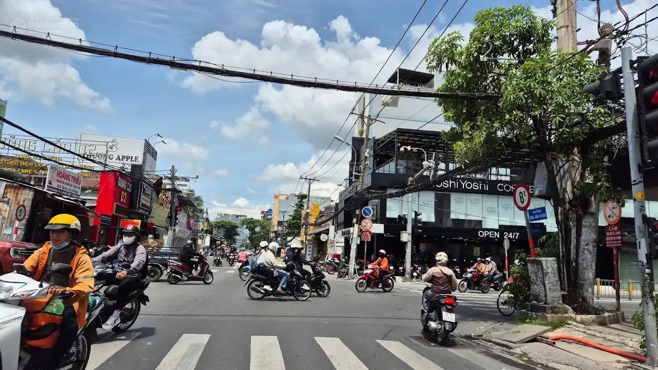 Sở hữu góc 2 mặt tiền Ung Văn Khiêm - 11x40m, HĐT 1 tỷ/năm, XD mới hầm + 8 tầng - giá 75 tỷ