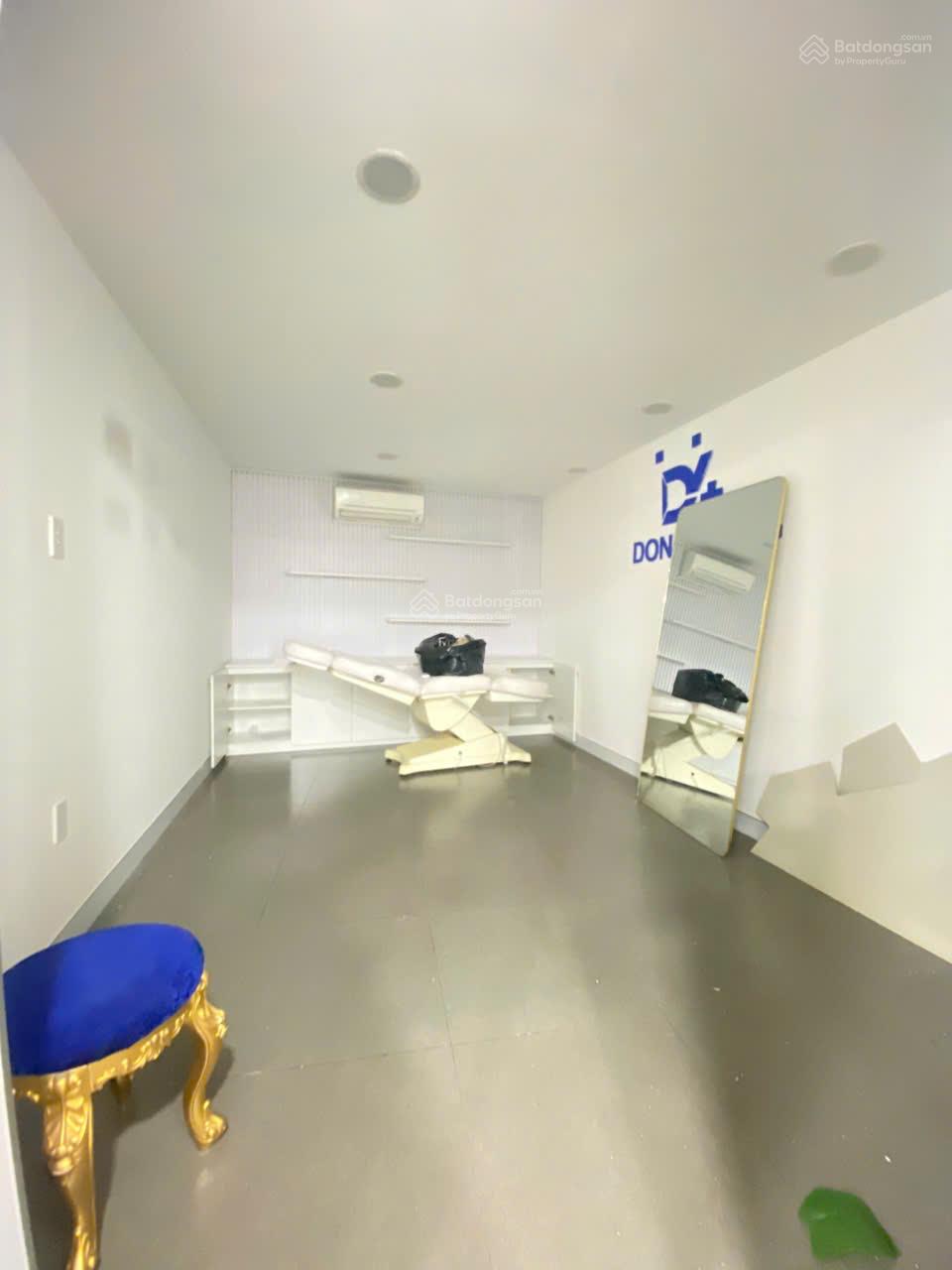 Cho thuê mặt tiền đường Nguyễn Văn Trỗi Quận Tân Bình 20x20 DTSD 1000m2