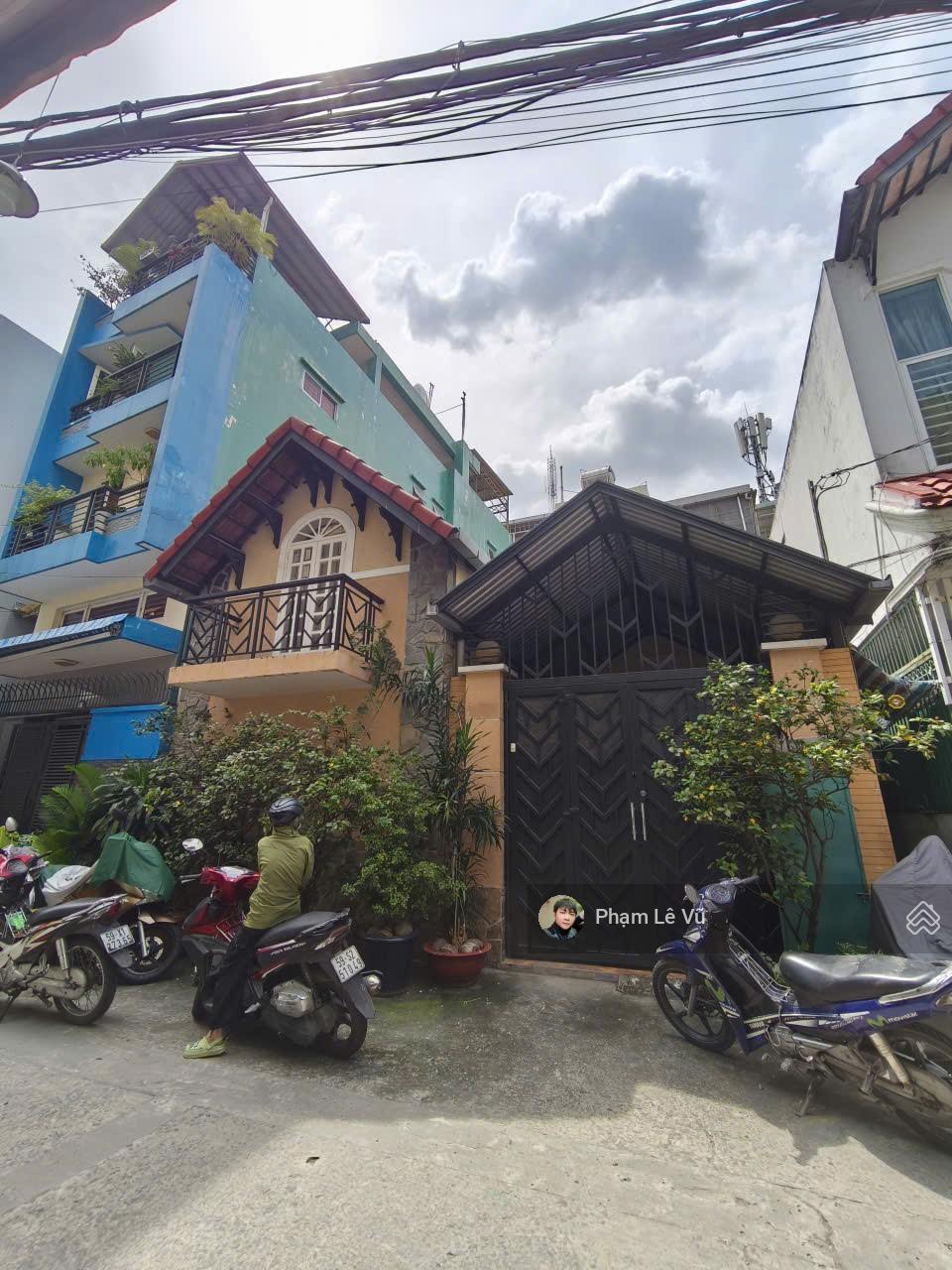 Nhà ngang 6,3x17m. HXH (8m) đường Nguyễn Cảnh Chân - Nguyễn Trãi, Q1. 19,5 tỷ