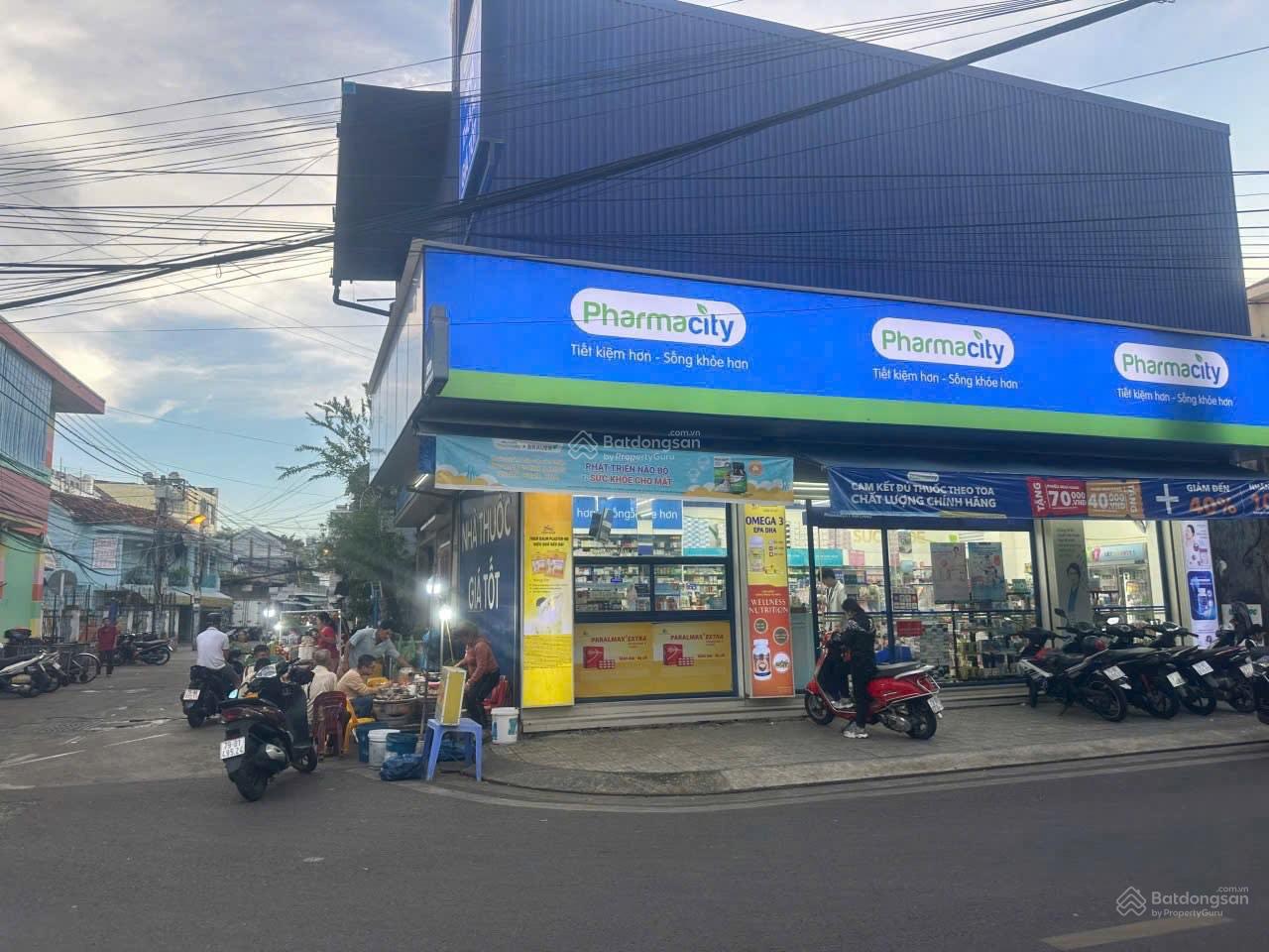 Bán căn góc mặt tiền Tháp Bà và Hồ Tùng Mậu ngang 12,8m. DT 245,4m2. Chỉ 16tỷ2