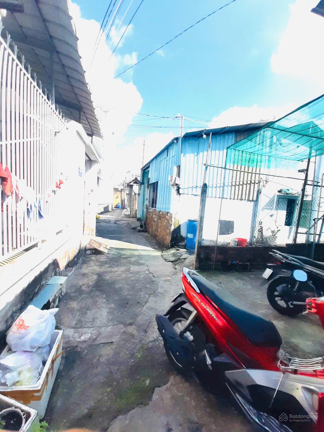 Nhà cấp 4. Hẻm ba gác đường Số 6 Tam Phú. Gần chợ Tam Hà. Tô Ngọc Vân