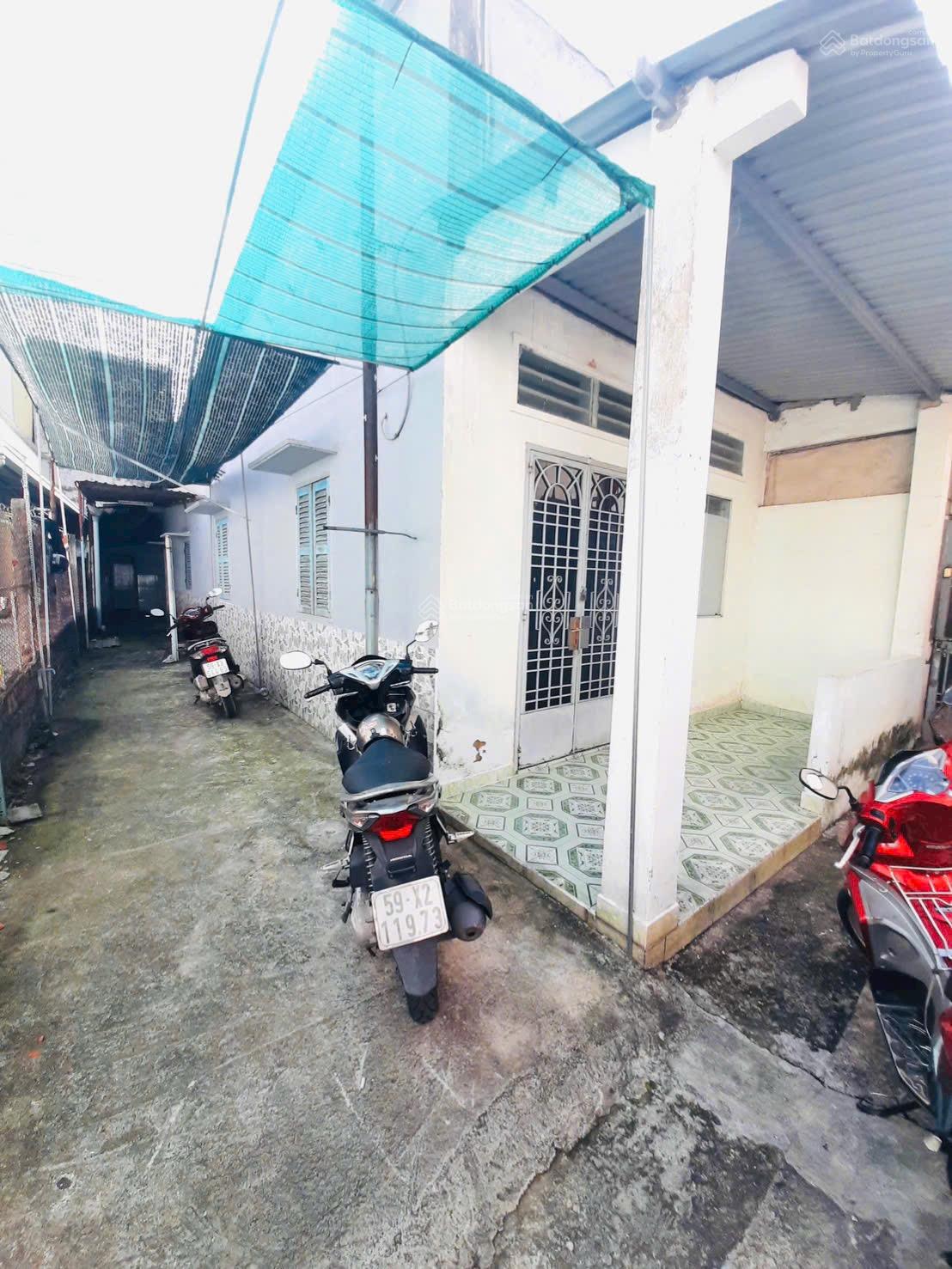 Nhà cấp 4. Hẻm ba gác đường Số 6 Tam Phú. Gần chợ Tam Hà. Tô Ngọc Vân