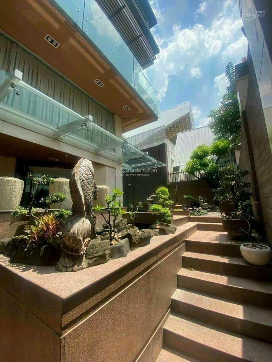 Giãm Từ 120 Tỷ Còn 88 tỷ / Biệt Thự Cư Xá 1073 Cách Mạng Tháng 8 / Ngang 25x18m, Có Hồ Bơi