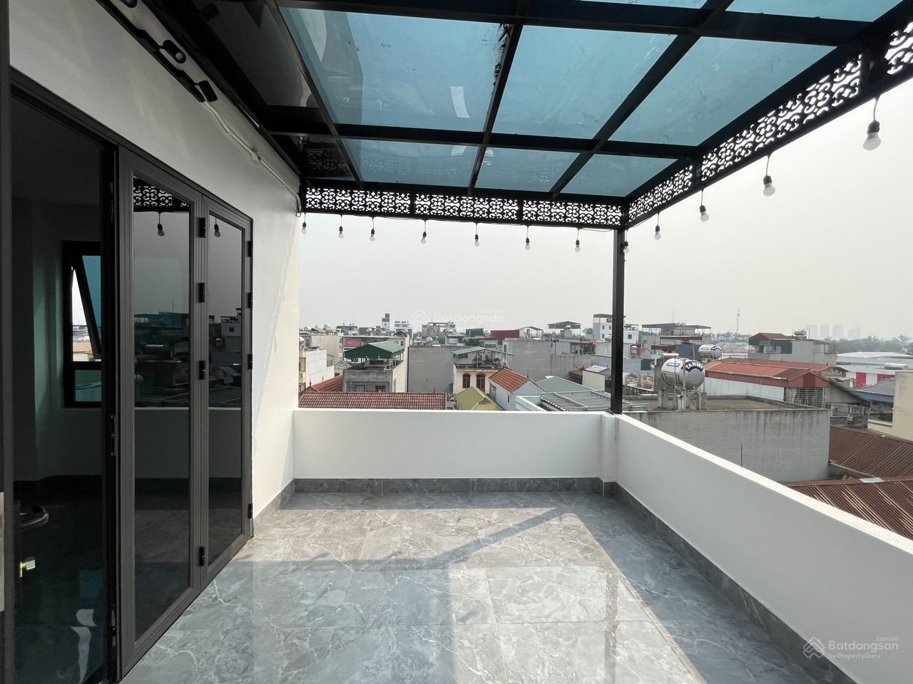 Giảm giá 300 triệu, nhà Phố Trạm, lô góc, ô tô vào nhà, ngõ thông, 7 tầng thang máy