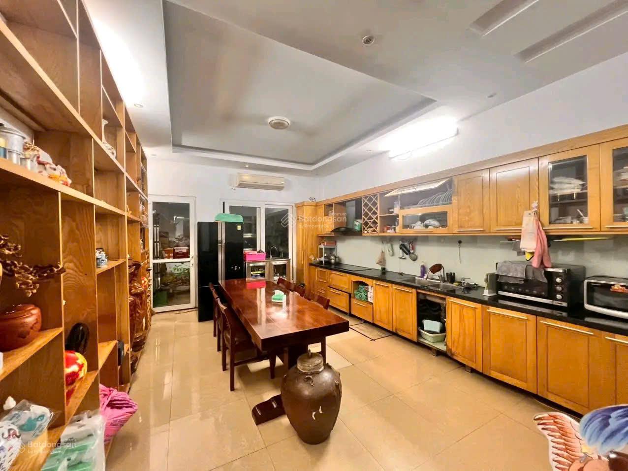 Bán nhà trục chính KĐT Văn Quán mặt phố Bạch Thái Bưởi - Nguyễn Sơn Hà, 108m2 x 5 tầng, 29 tỷ