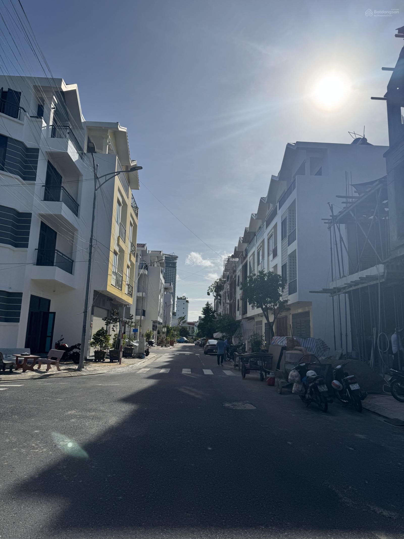 Bán đất tặng căn nhà xây thô 3 tầng Khi ACC quân đội vĩnh hoà cách biển 250 m giá bán 5 tỷ 850