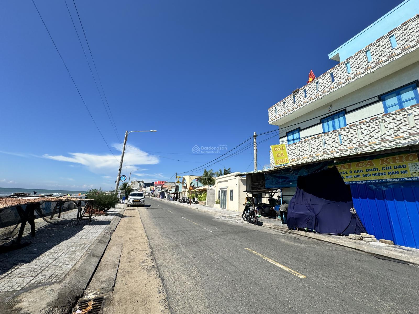 Bán nhà lô góc 2 mặt tiền đường thông thoáng - vị trí trung tâm ngay khu kinh doanh chính biển