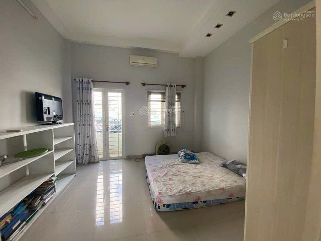 Bán nhà chia tài sản, sát Đại Học, tài chính, Quận 7 giâ 7,8 tỷ