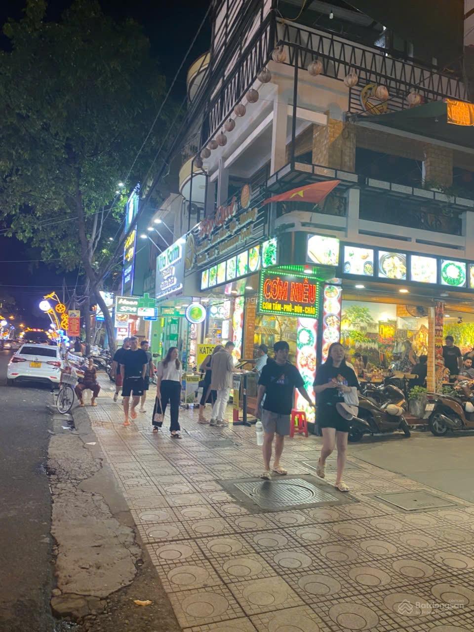 Bán nhà mặt tiền Nguyễn Thị Minh Khai, Nha Trang - vị trí kim cương dòng tiền 95 tr/tháng