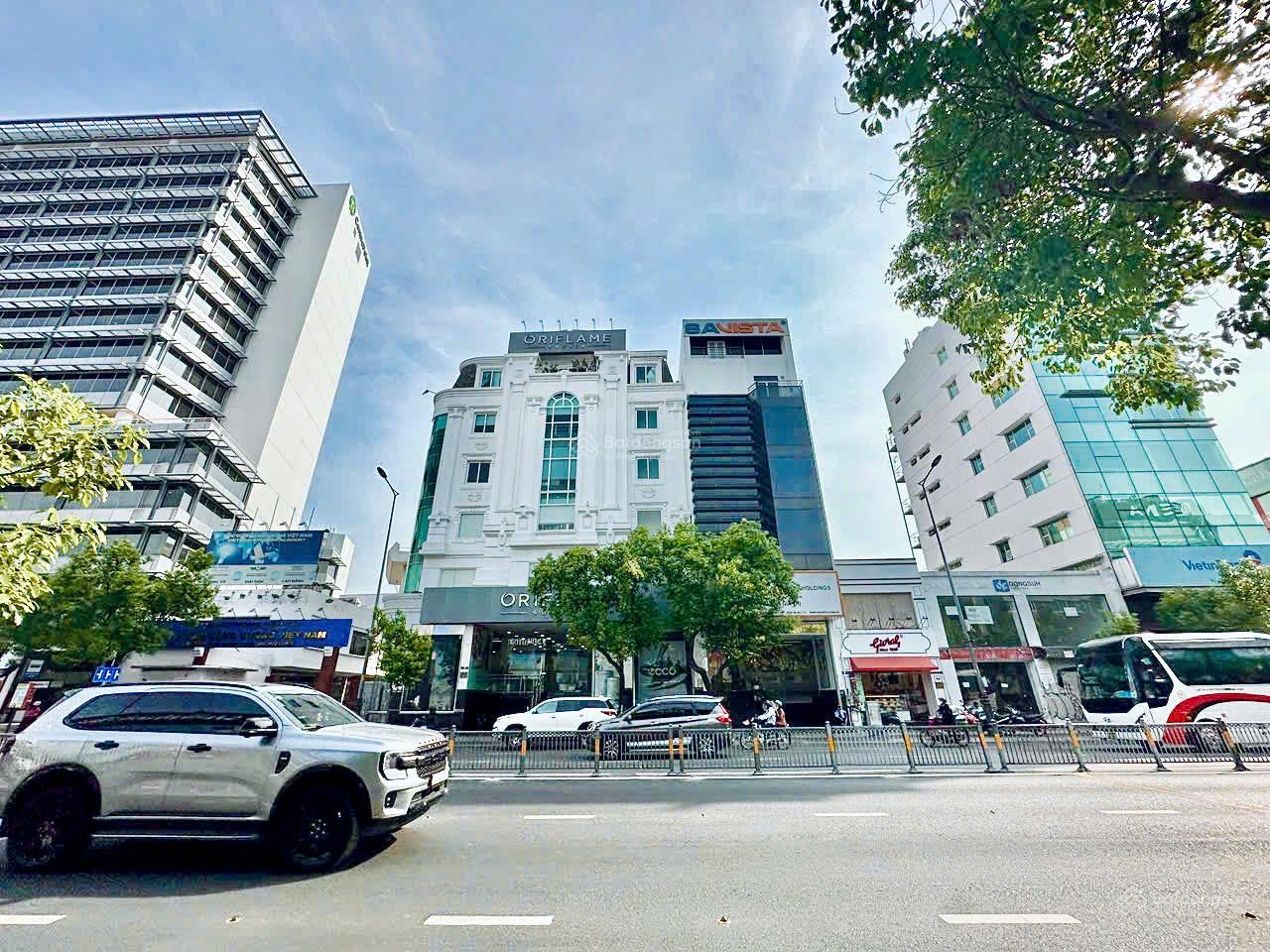 Tòa nhà nhà cho thuê: 100-102 Đường Nguyễn Văn Trỗi Quận Phú nhuận