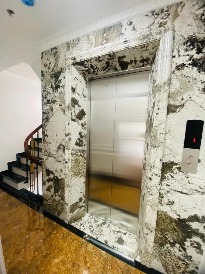 TÔI cần bán nhà phân lô Lạc Trung 29m2 5T ô tô tránh - vỉa hè, thang máy - kinh doanh giá 6,45 tỷ